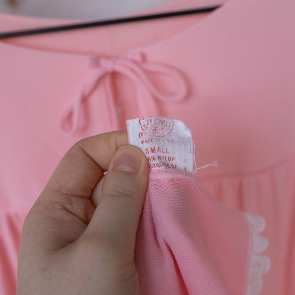 Vintage Pink Nightgown and Robe Set - Picture 6 of 11